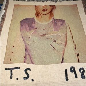 Taylor Swift Blanket